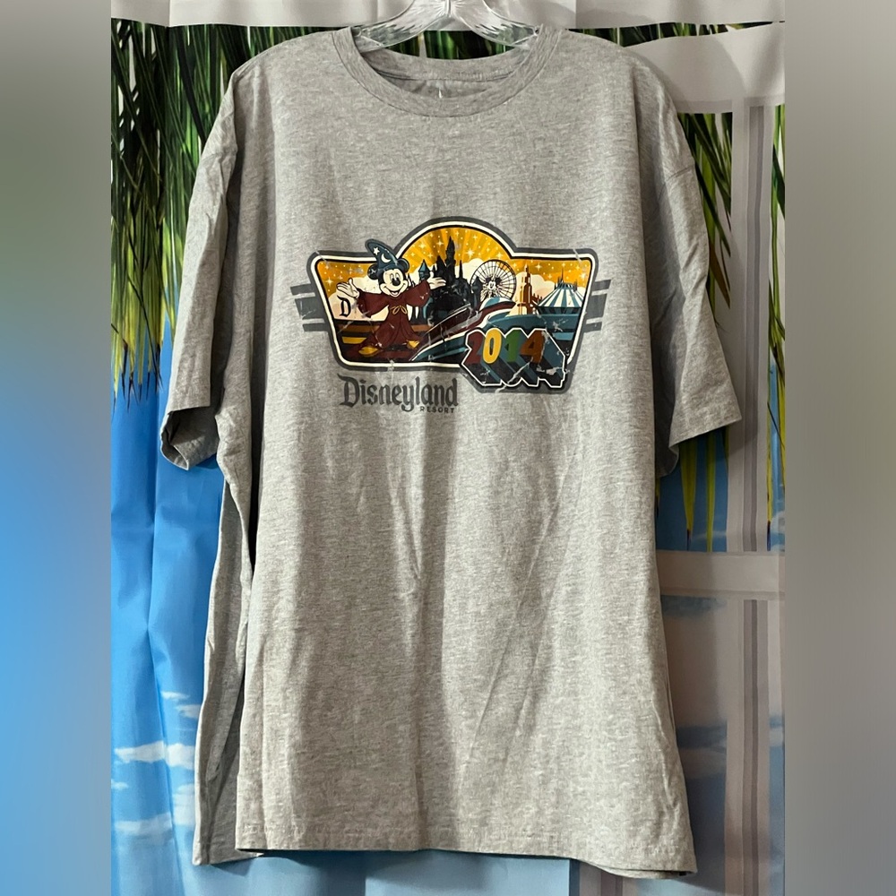 Disney Disneyland Resort 2014 Gray Tshirt XXL Sorcerer Mickey Mouse